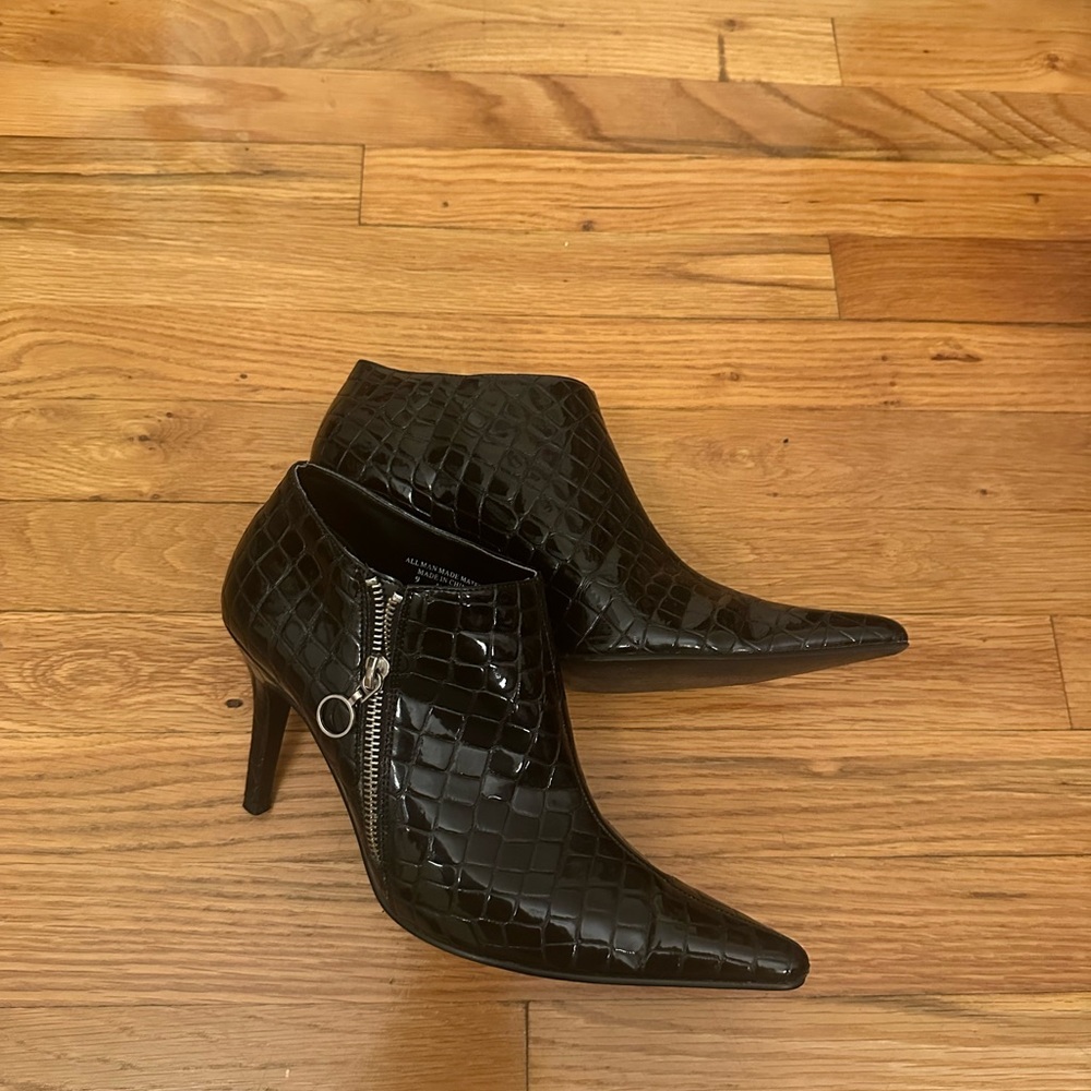 Unlisted Black Crocodile Pattern Ankle Boots Size 9